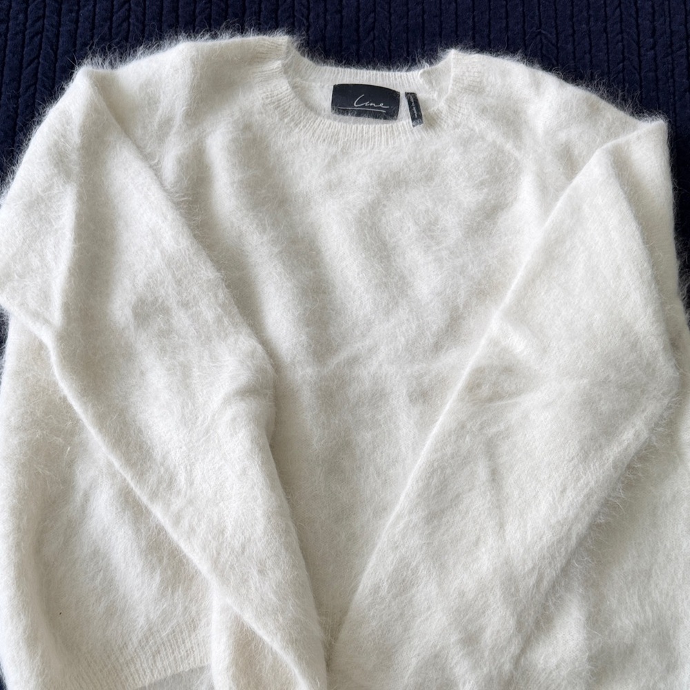 Luxurious White Crew Neck Sweater
